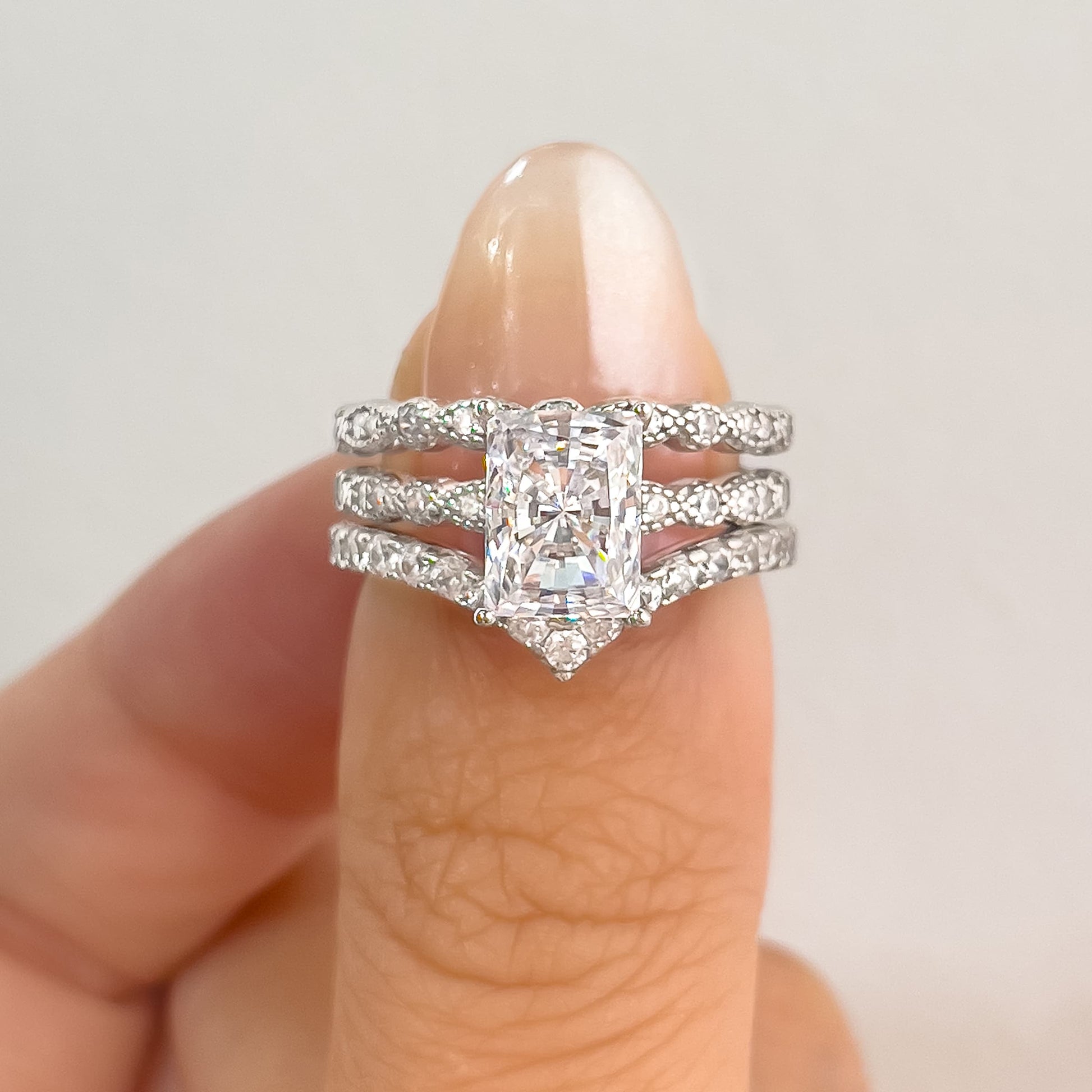 MG003