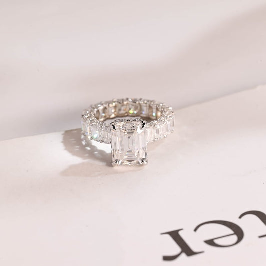 Stunning 1.0 - 2.0 CT Emerald Moissanite Engagement Ring With Hidden Halo Design 1