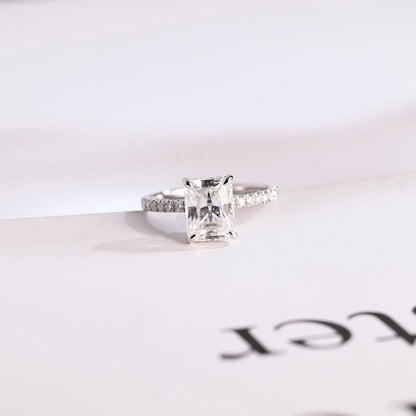 Stunning 1.0 - 2.0 CT Emerald Moissanite Engagement Ring With Hidden Halo Design 1