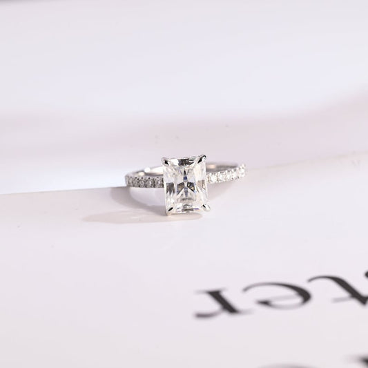Stunning 1.0 - 2.0 CT Emerald Moissanite Engagement Ring With Hidden Halo Design 1