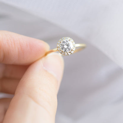 AGL042