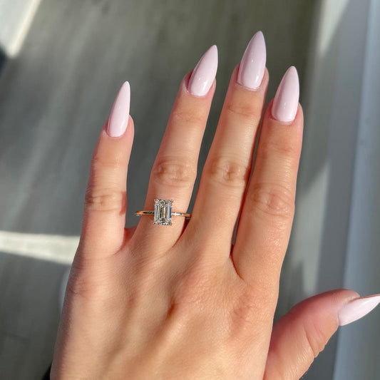 Stunning 1.80 CT Emerald Moissanite Engagement Ring with Solitaire Design 1